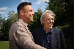 开云APP-大罗祝贺莫拉蒂80大寿：生日快乐，主席！你的故事将继续激励世代