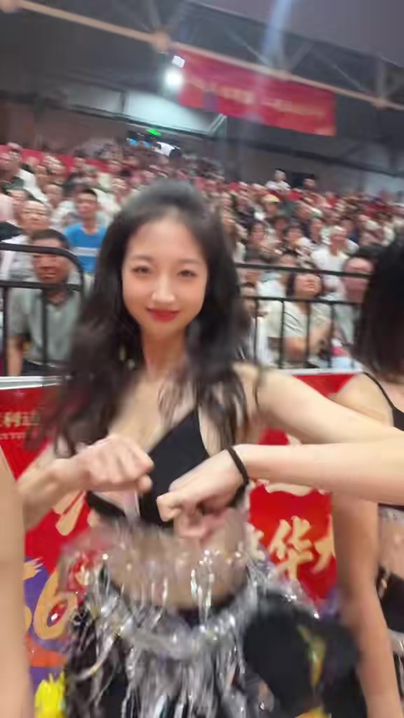 山西主场啦啦队晒舞蹈视频：虽然分不清南北 但是美得有点东西